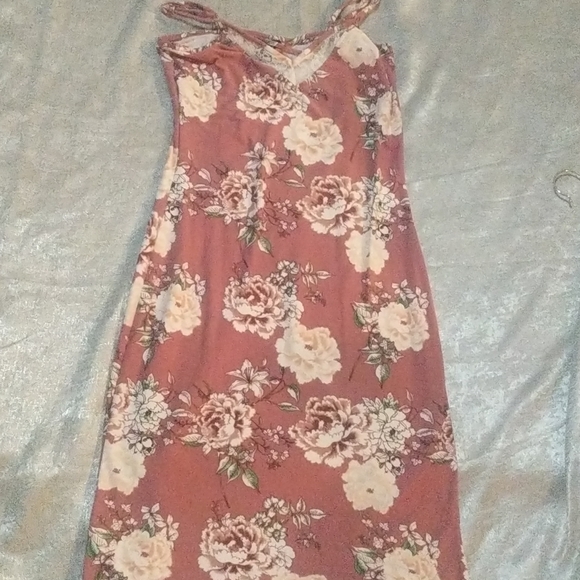 Derek Heart Dresses & Skirts - Mauve floral dress size M